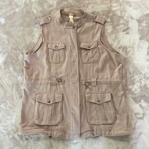 Brown 100% cotton cargo vest.